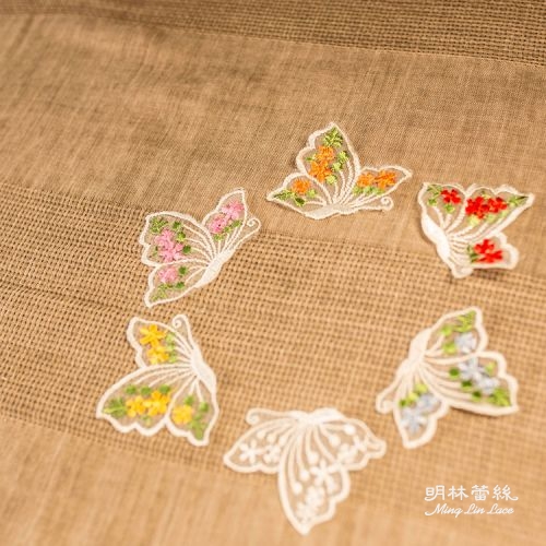 花朵蕾絲-法式浪漫簡約側面白色花朵蝴蝶花片-長約7公分-單朵