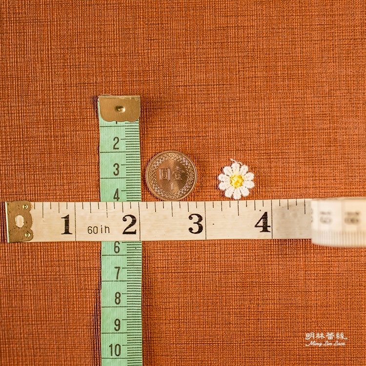黃心花朵蕾絲-甜美可愛日系黃心白葉花片-長約1.5公分-單朵