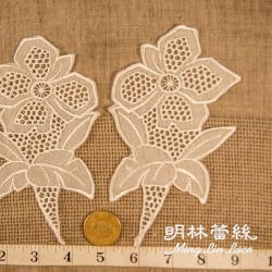 左右花朵蕾絲-歐式古典縷空花朵造型花片-長約17公分-一對