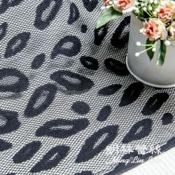 布碼蕾絲-拉雪兒蕾絲法式浪漫歐系豹紋圖騰花邊-寬約168公分(黑色)