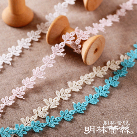 【明林蕾絲-小天馬】歐式浪漫花板-葉面滾邊蕾絲條碼-MIT台灣製-寬約1.5cmx長30cm (米白、淺粉、淺綠) 【明林蕾絲-小天馬】歐式浪漫花板-葉面滾邊蕾絲條碼-MIT台灣製-寬約1.5cmx長30cm (米白、淺粉、淺綠)