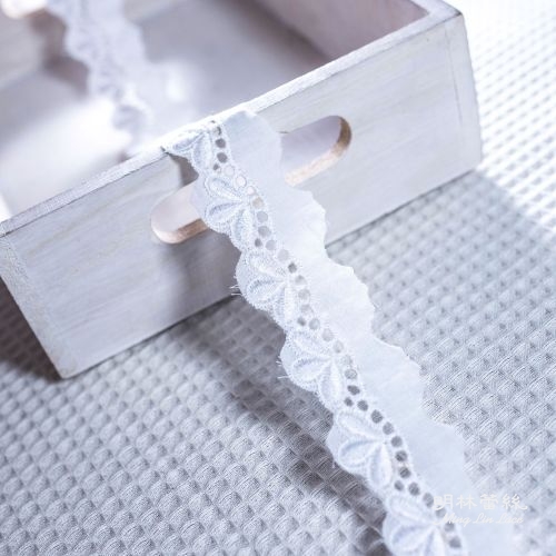 棉布蕾絲-歐式古典白色滾圖騰花邊-寬約2.5公分