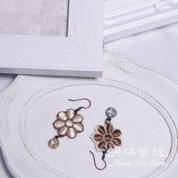 [Little Tianma-DIY Jewelry Gift Box] Autumn Wind Flower Earrings (three optional)